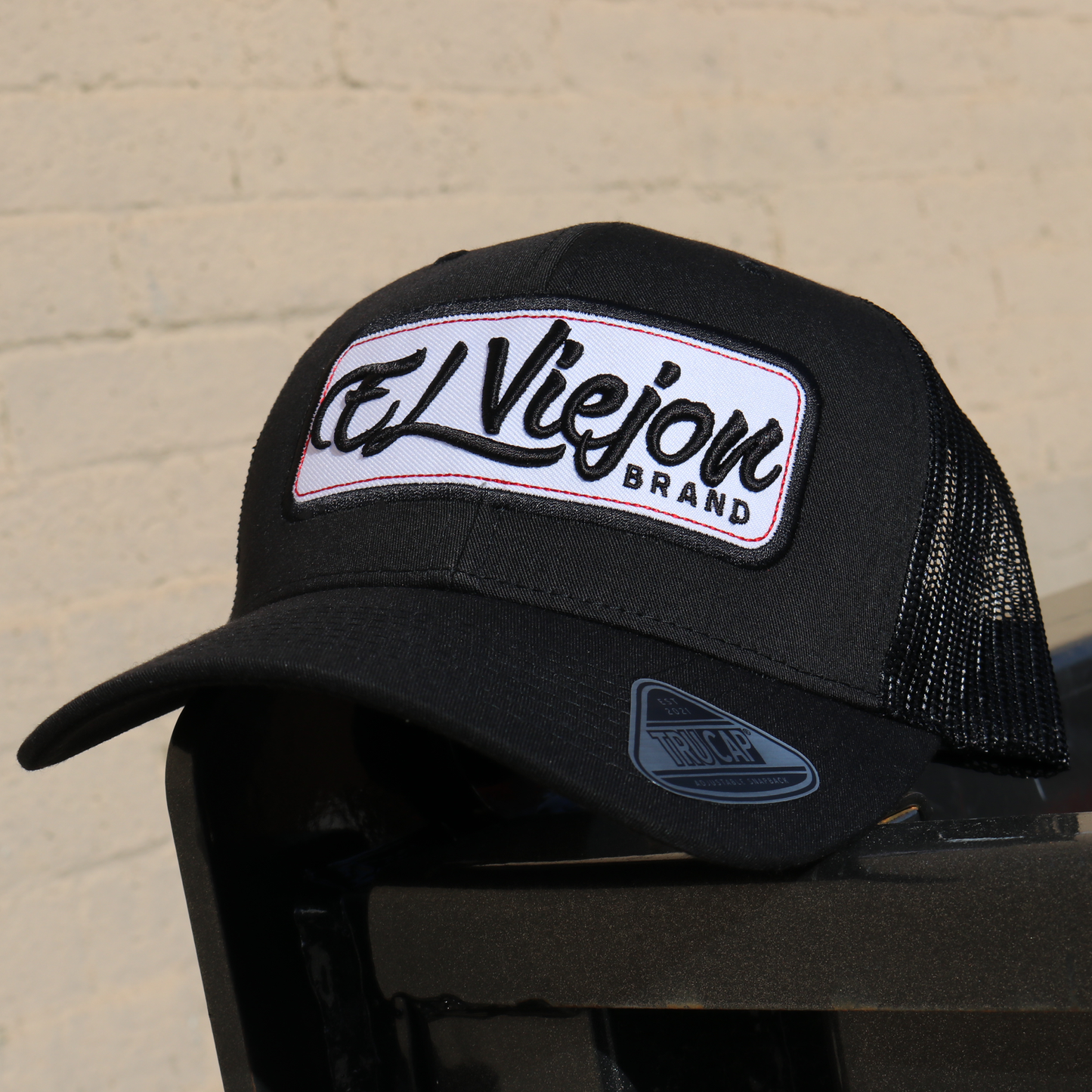 EVPatch Black (White Patch) classic visor hat / gorra de visera clasica