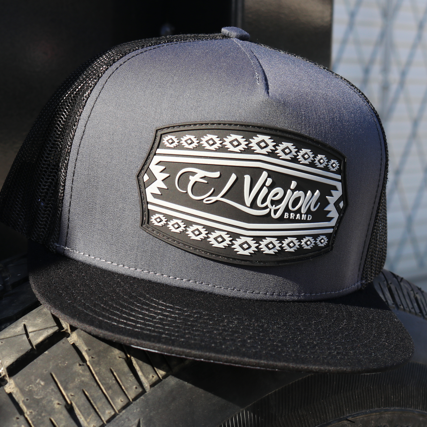 Comanche Black/Charcoal/Black flat visor hat / gorra de visera plana