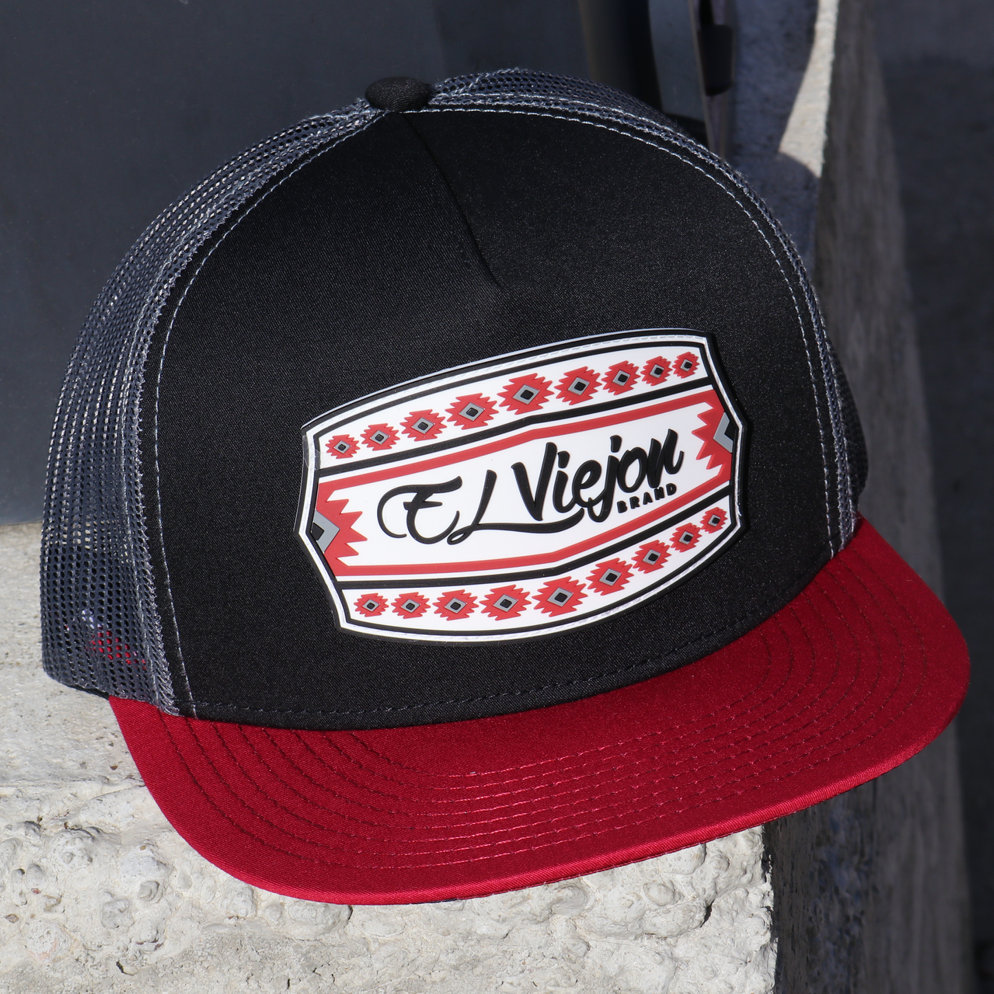 Comanche Maroon/Black/Charcoal flat visor hat / gorra de visera plana