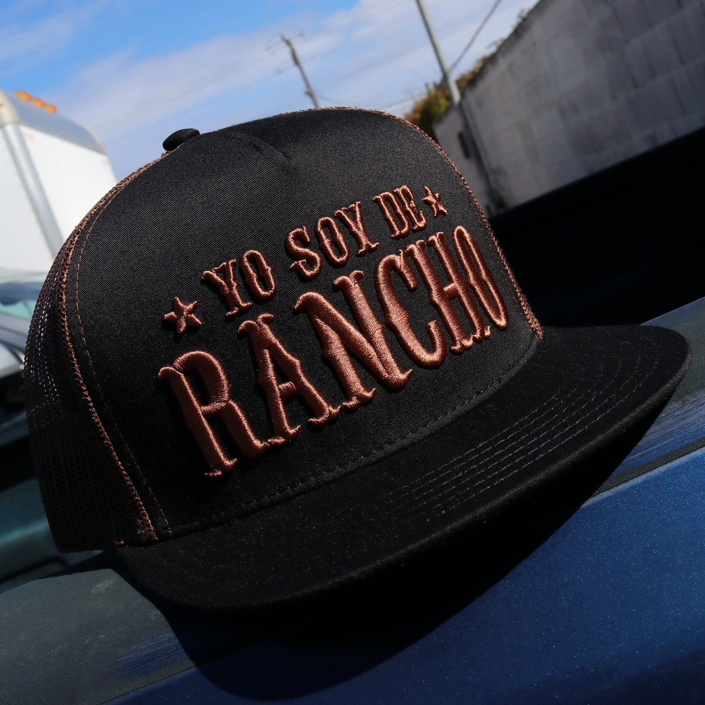 Yo Soy De Rancho Black/Brown flat visor hat / gorra de visera plana