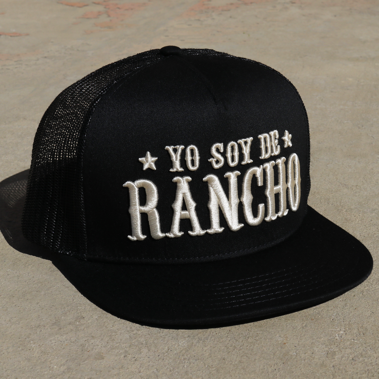 Yo Soy De Rancho Black flat visor hat / gorra de visera plana
