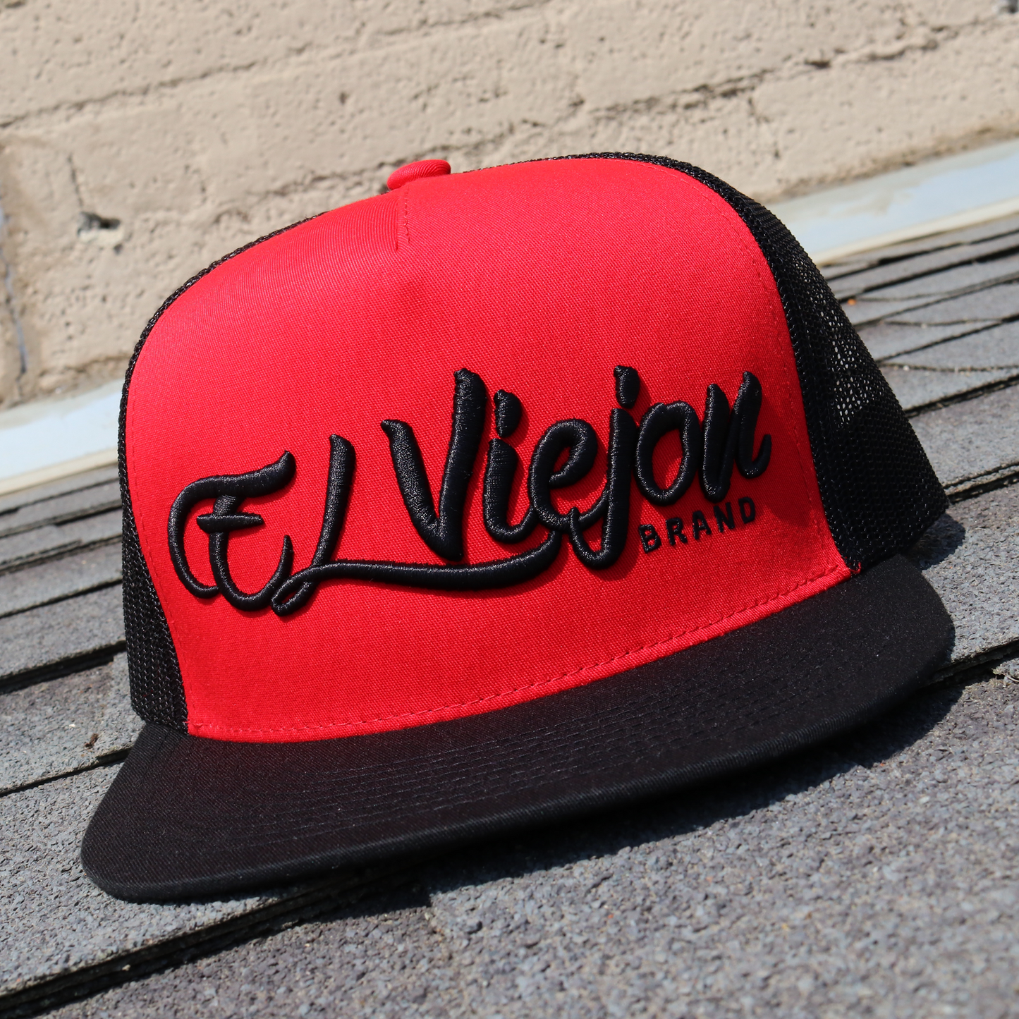 La Original Black/Red/Black flat visor hat / gorra de visera plana