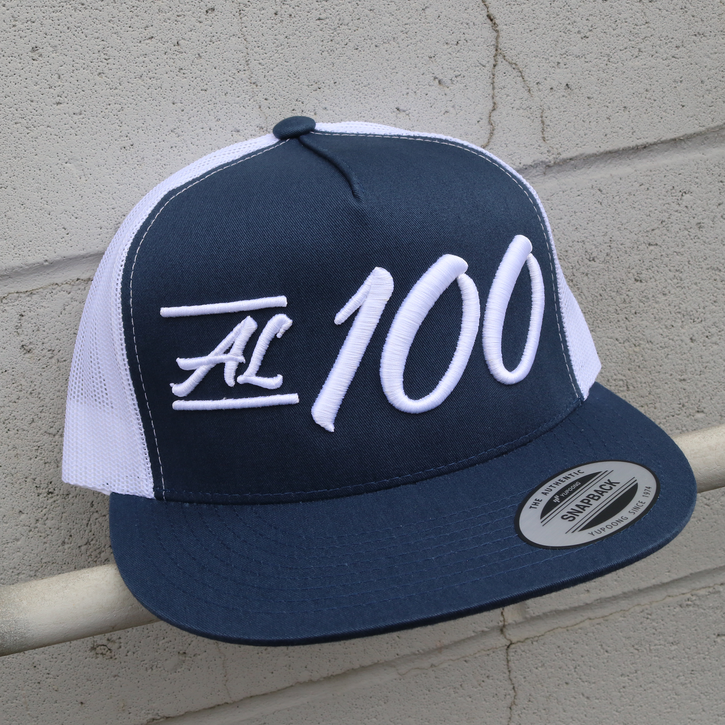 AL 100 Navy/White flat visor hat / gorra de visera plana