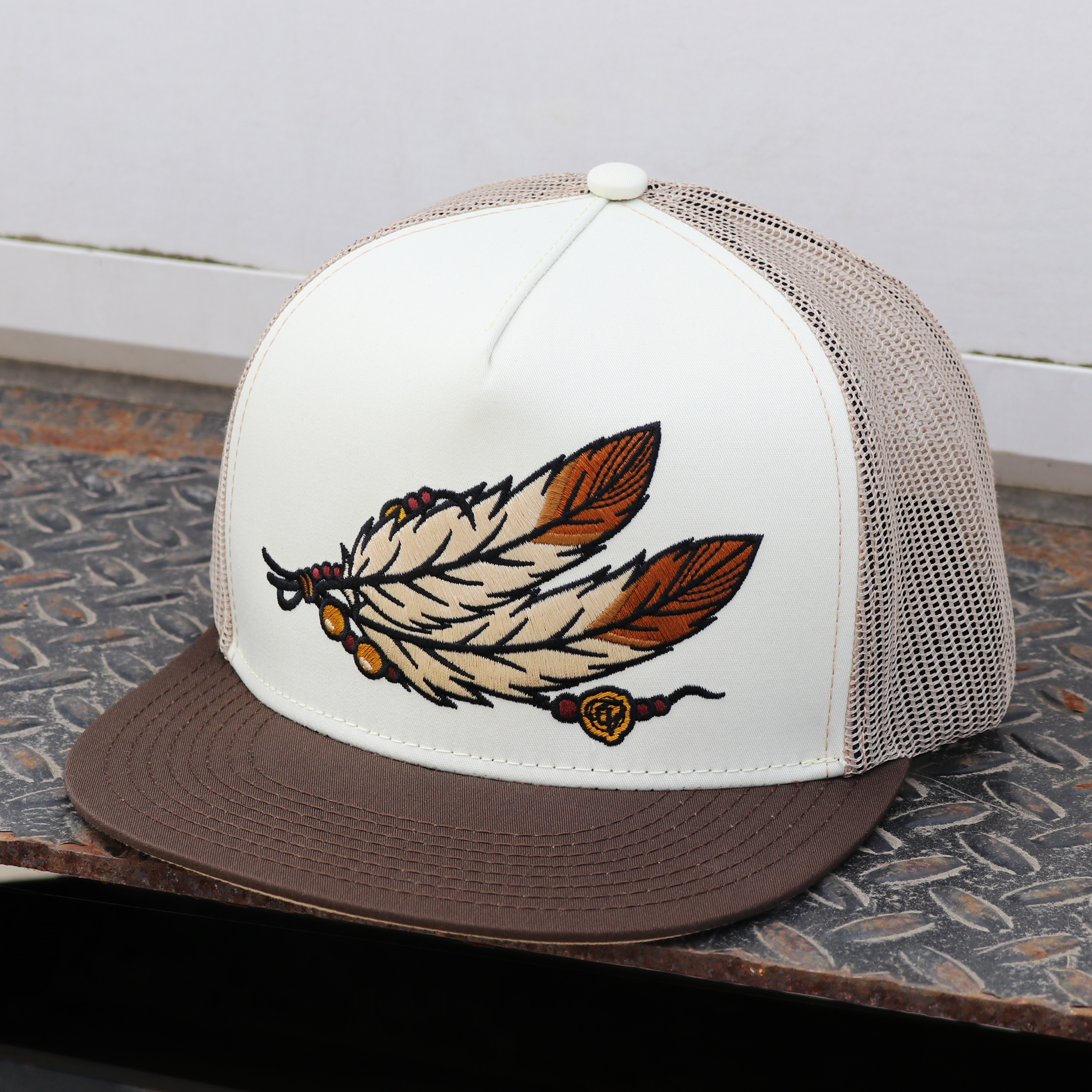 Dos Plumas Brown/Ivory/Khaki flat visor hat / gorra de visera plana