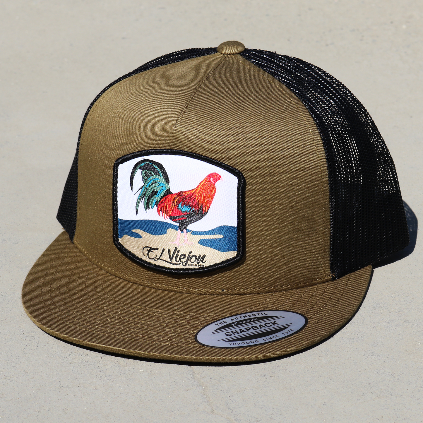 Gallo Coyote/Black flat visor hat / gorra de visera plana