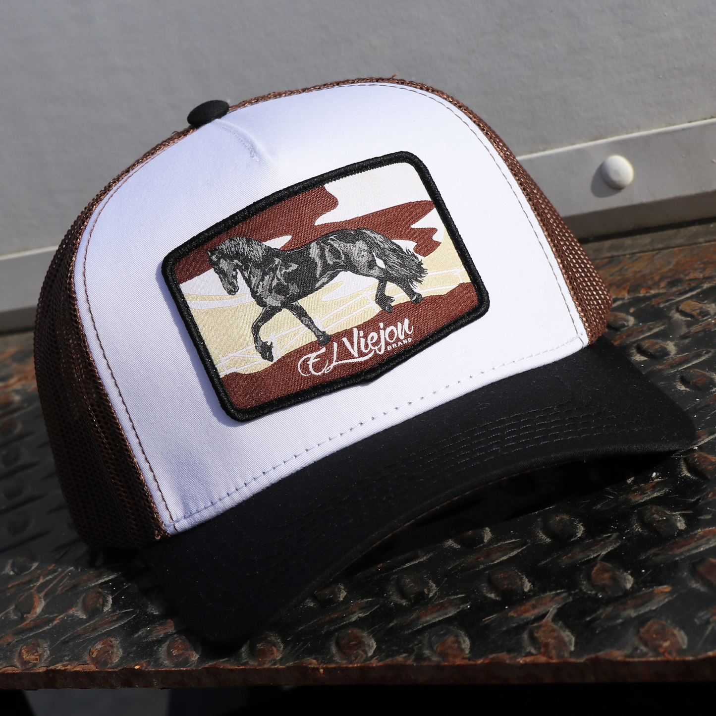 Frison Black/White/Brown AVC hat / gorra