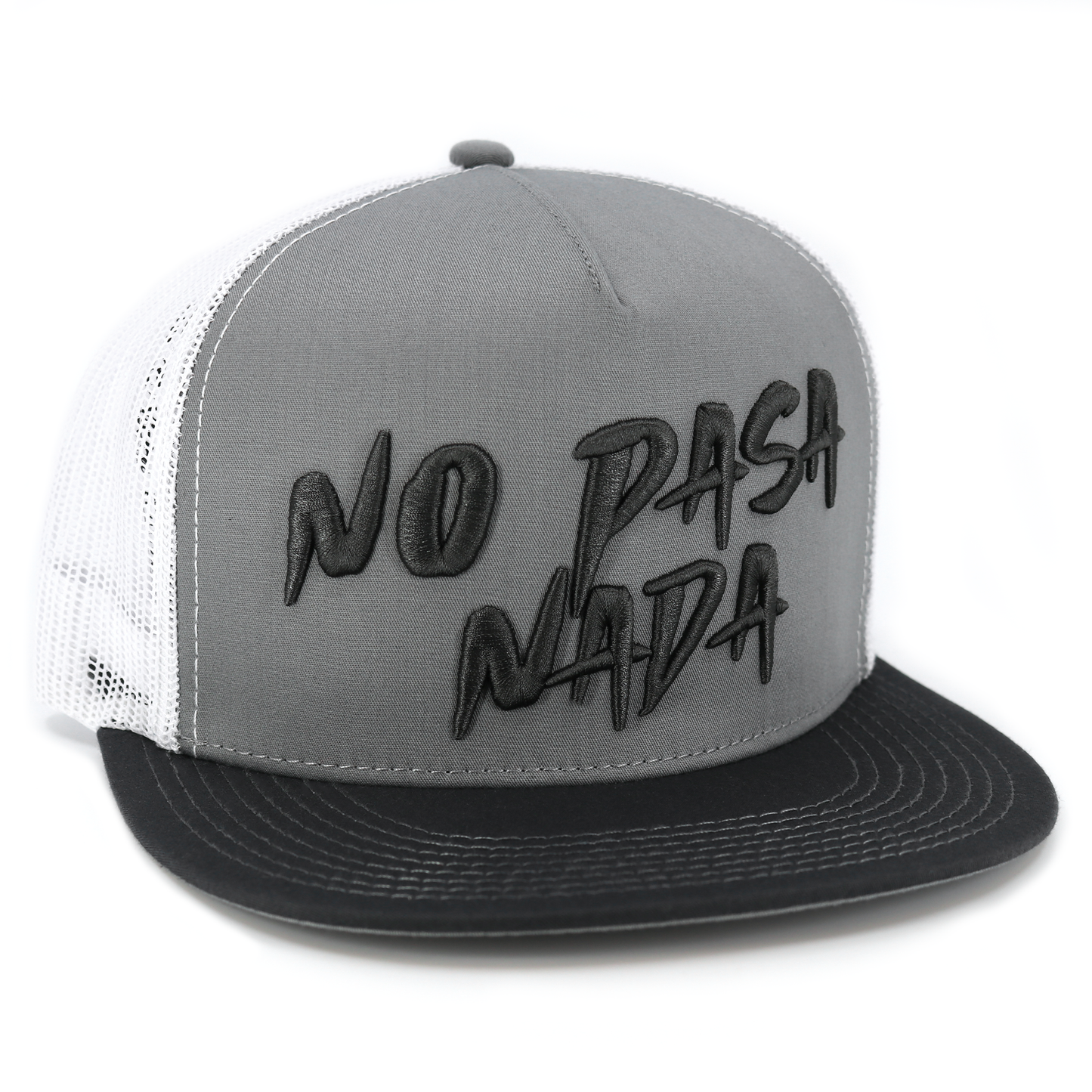 No Pasa Nada charcoal/grey/white flat visor hat with black 3D text and white mesh.