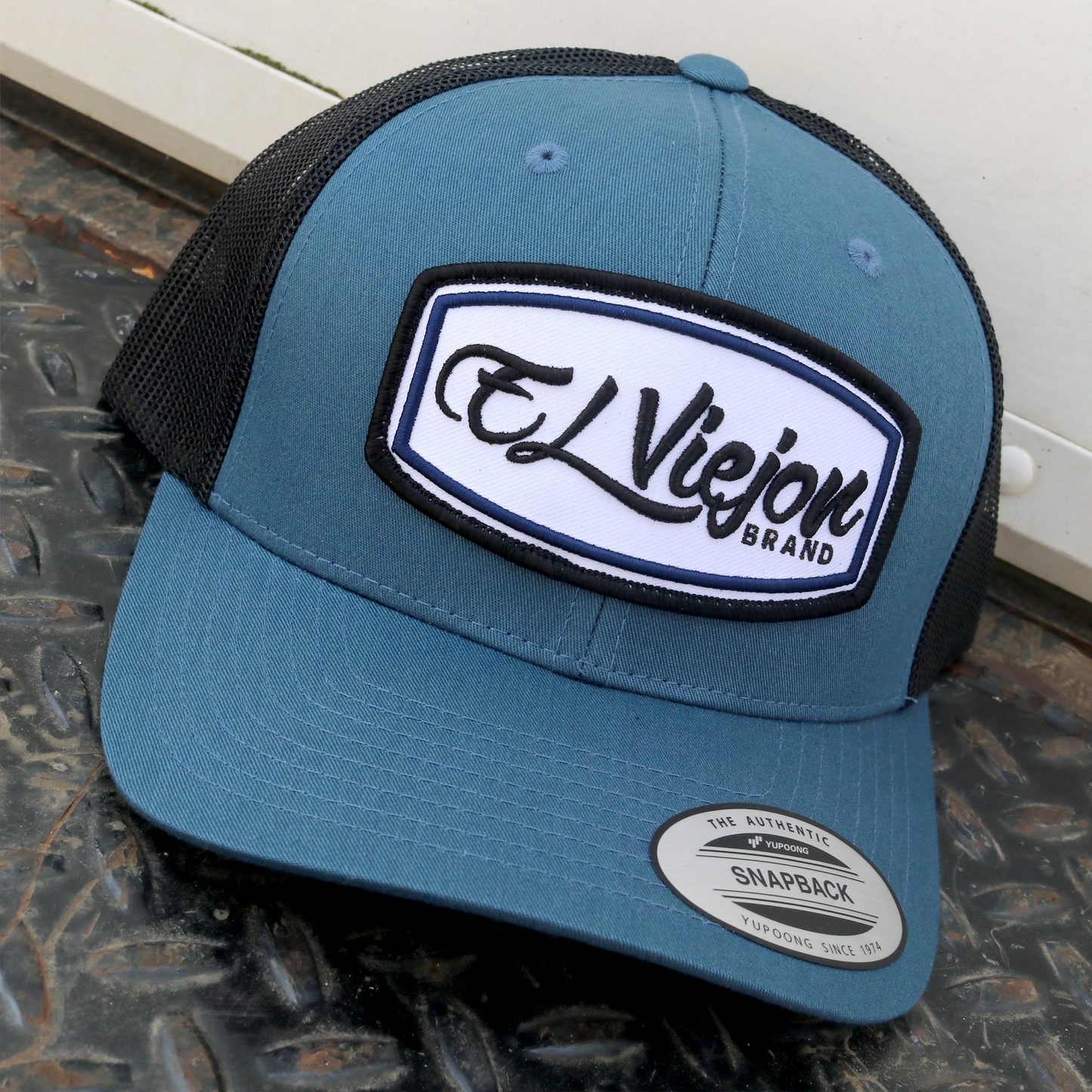 Ultra Indigo/Black classic visor hat / gorra de visera clasica