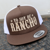 Yo Soy De Rancho Brown/White Visera Plana