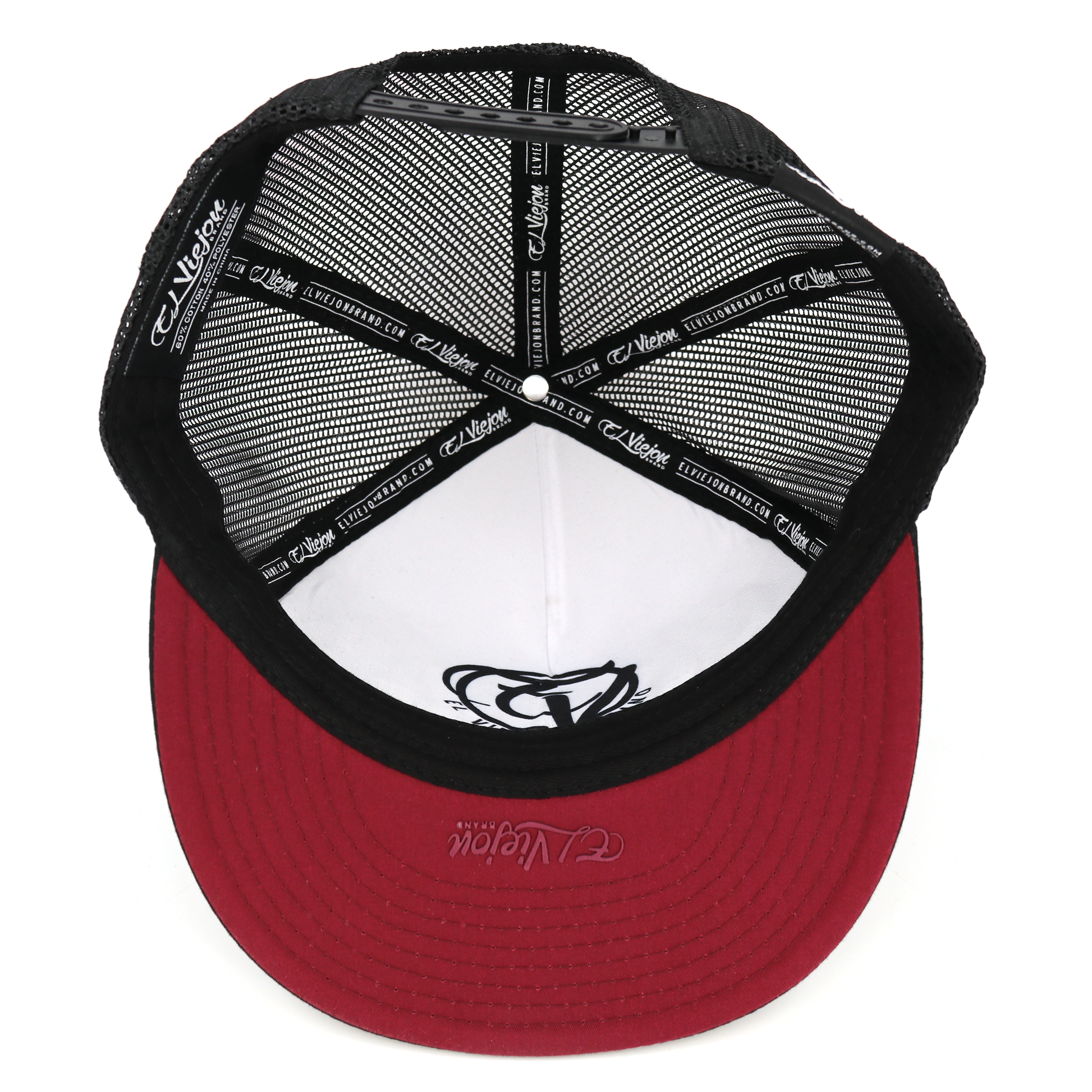 Zero Miedo black flat visor hat with black mesh, white front panel, and red underside brim.