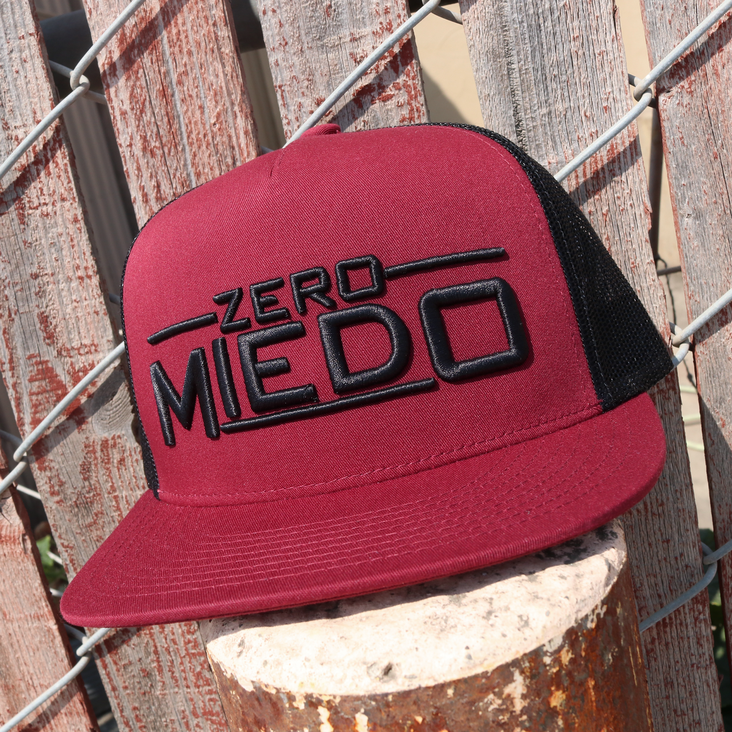 Zero Miedo Maroon/Black flat visor hat / gorra de visera plana