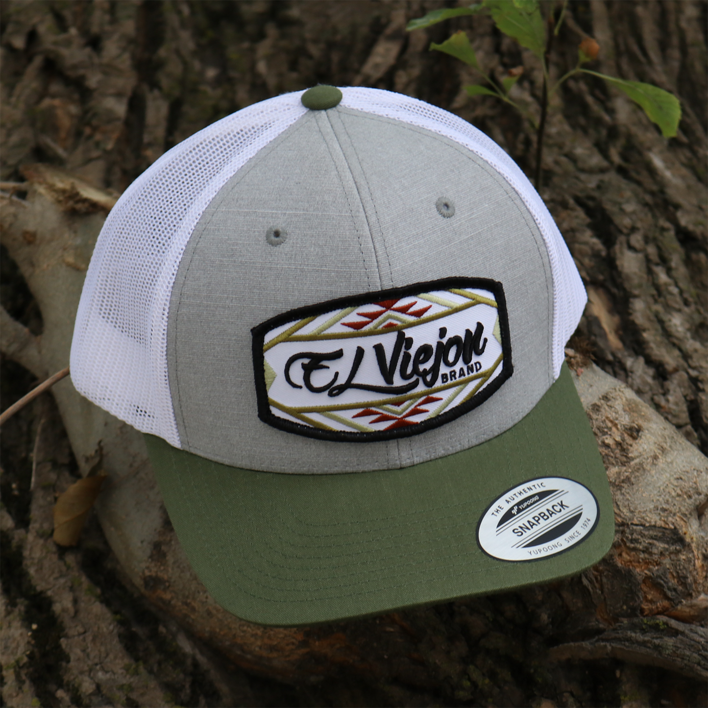 Navajo Olive/Grey/White classic visor hat / gorra de visera clasica