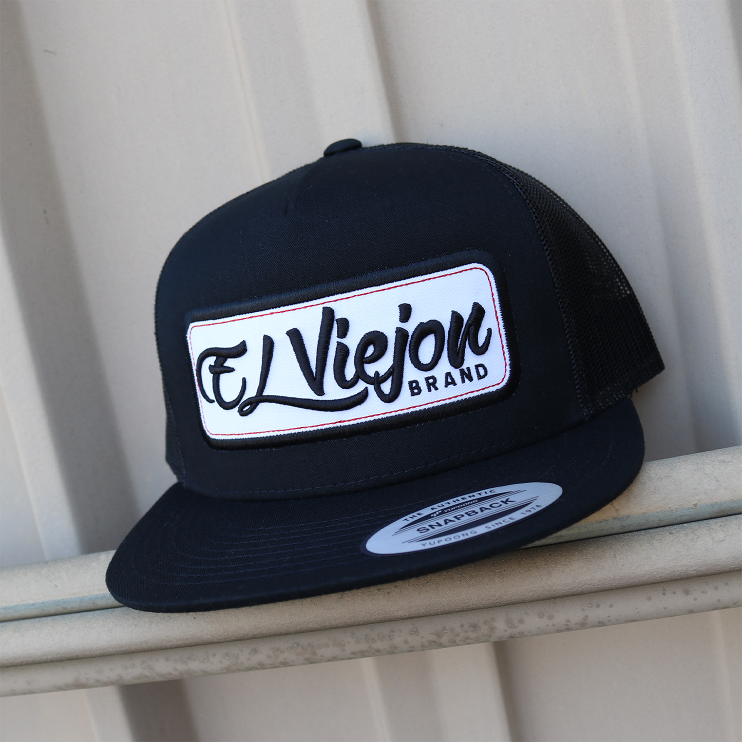 EVPatch Black (White Patch) flat visor hat / gorra de visera plana