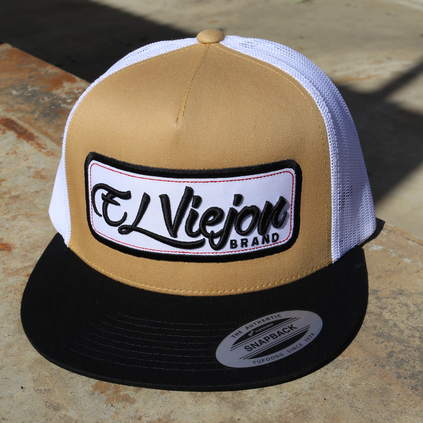 EVPatch Black/Gold/White flat visor hat / gorra de visera plana