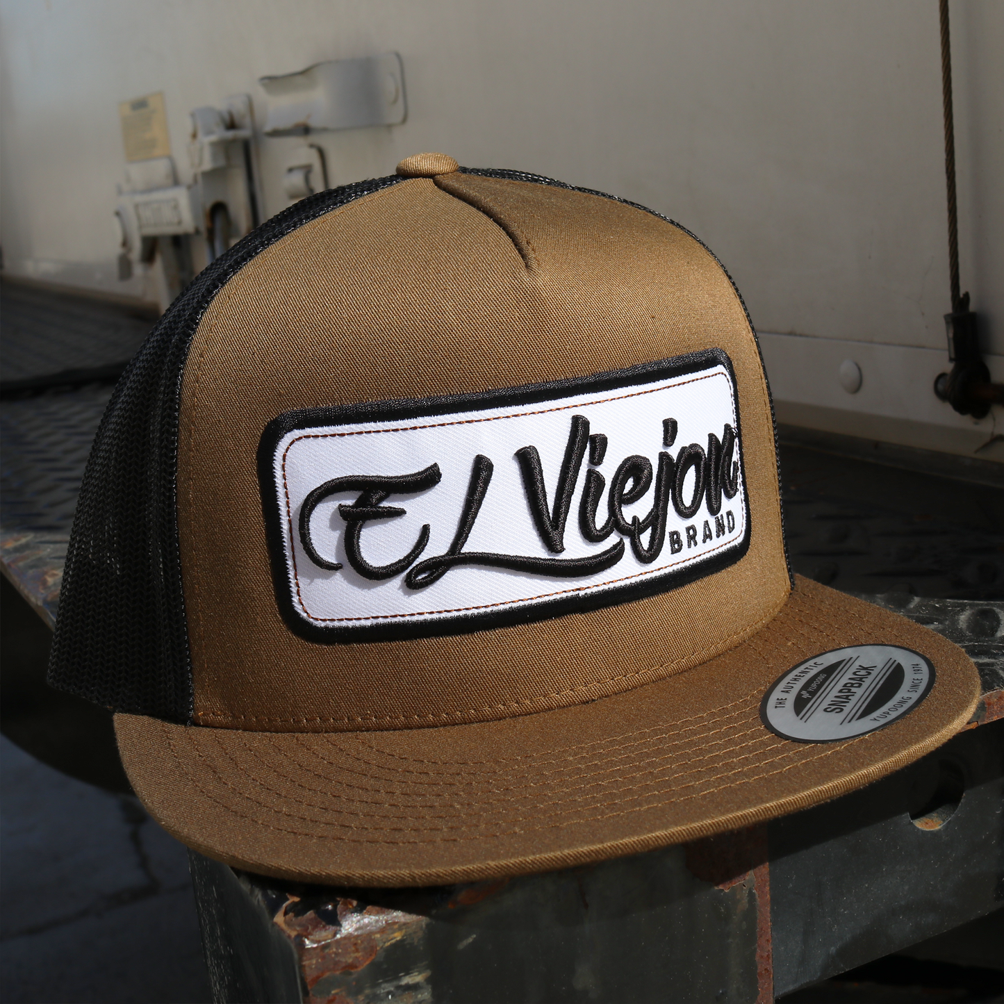 EVPatch Coyote/Black flat visor hat / gorra de visera plana