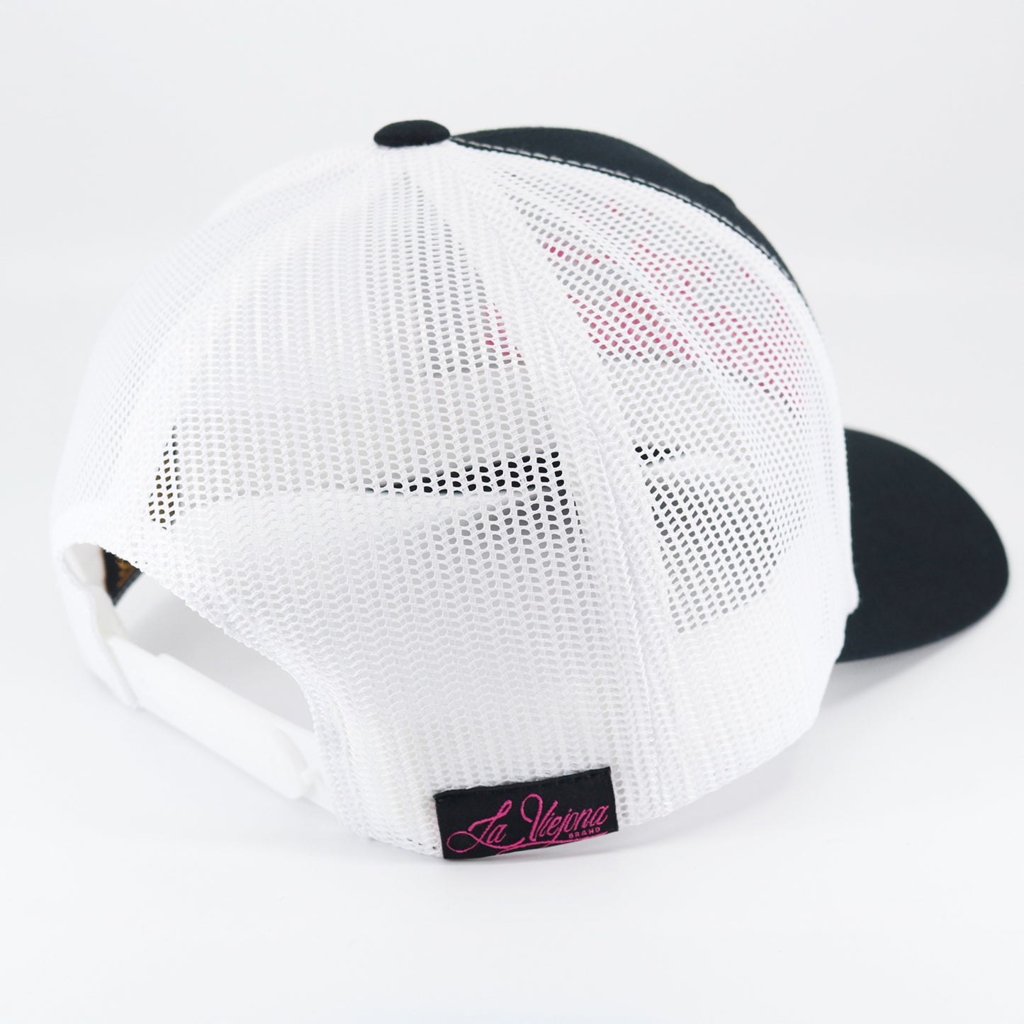 La Cabrona Black/white classic visor hat / gorra de visera clasica