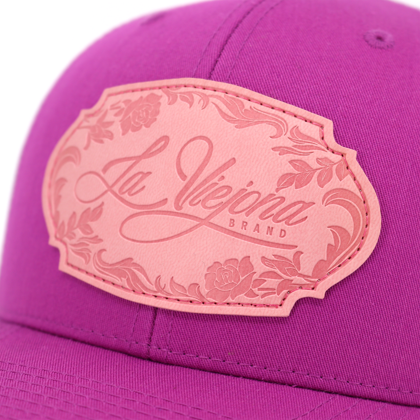 La Viejona Floral Magenta/White classic visor hat / gorra de visera clasica