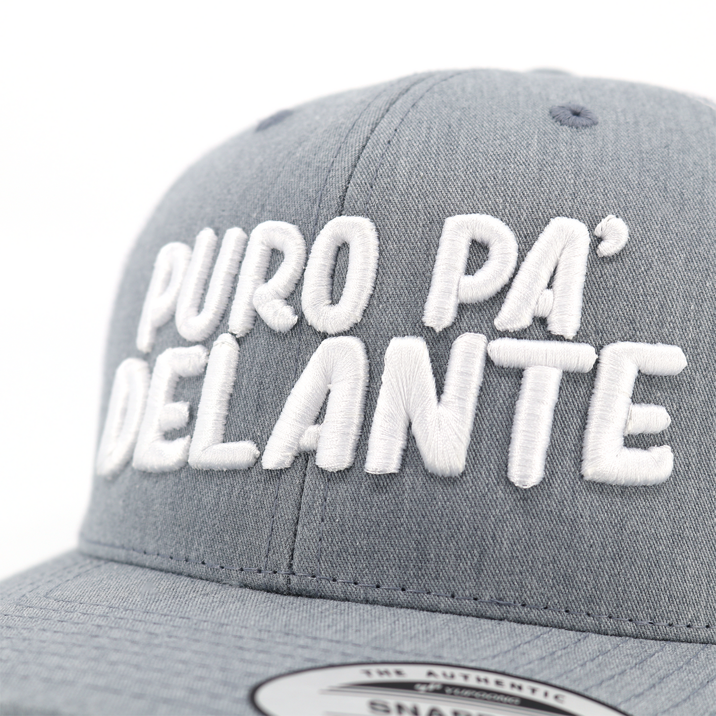 Puro Pa' Delante Light Ash/White classic visor hat / gorra de visera clasica