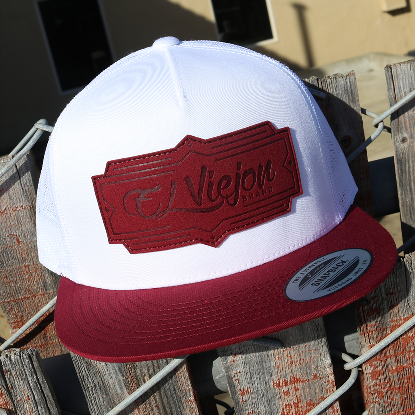 Retro Maroon/White/White flat visor hat / gorra de visera plana