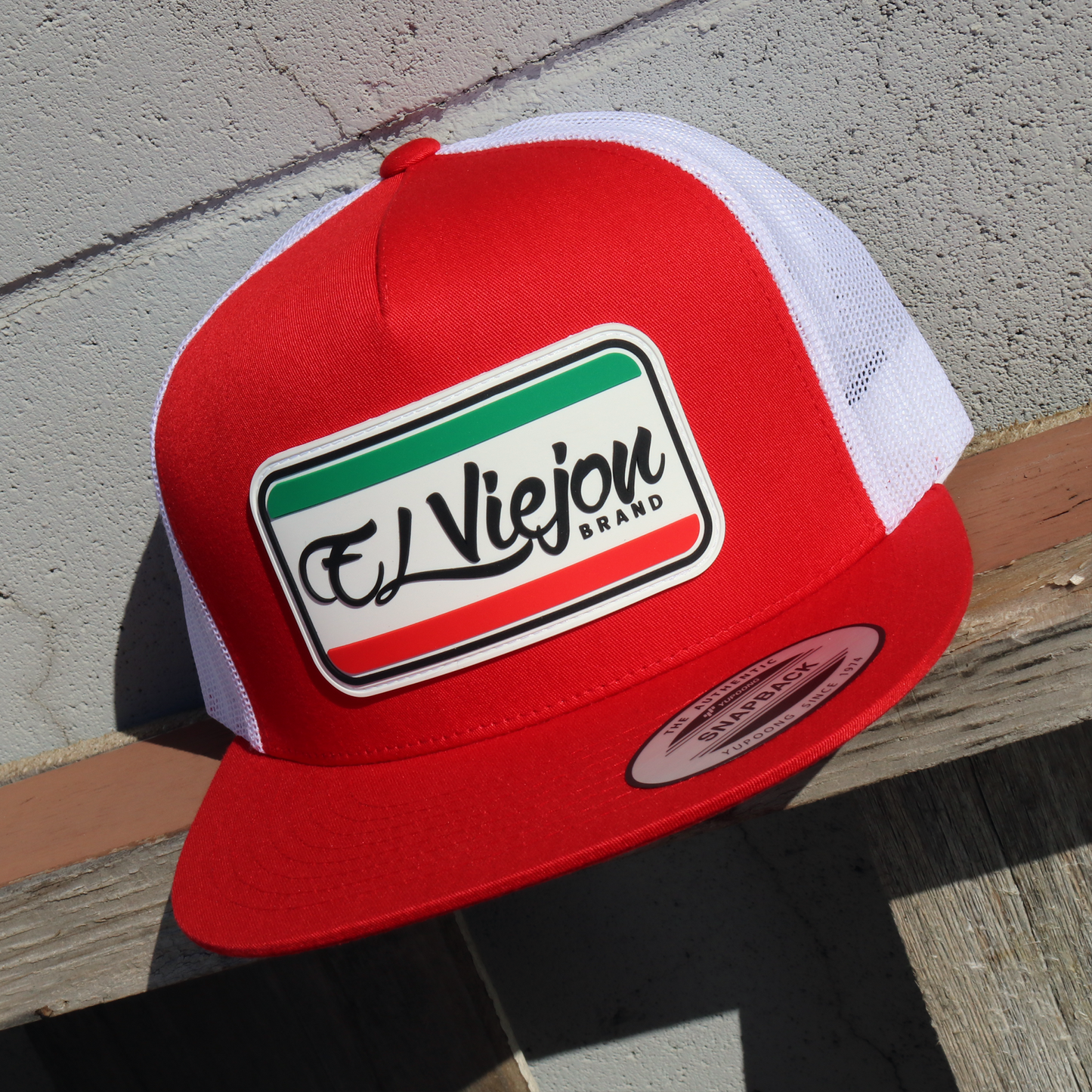 Tracks Red/White flat visor hat / gorra de visera plana